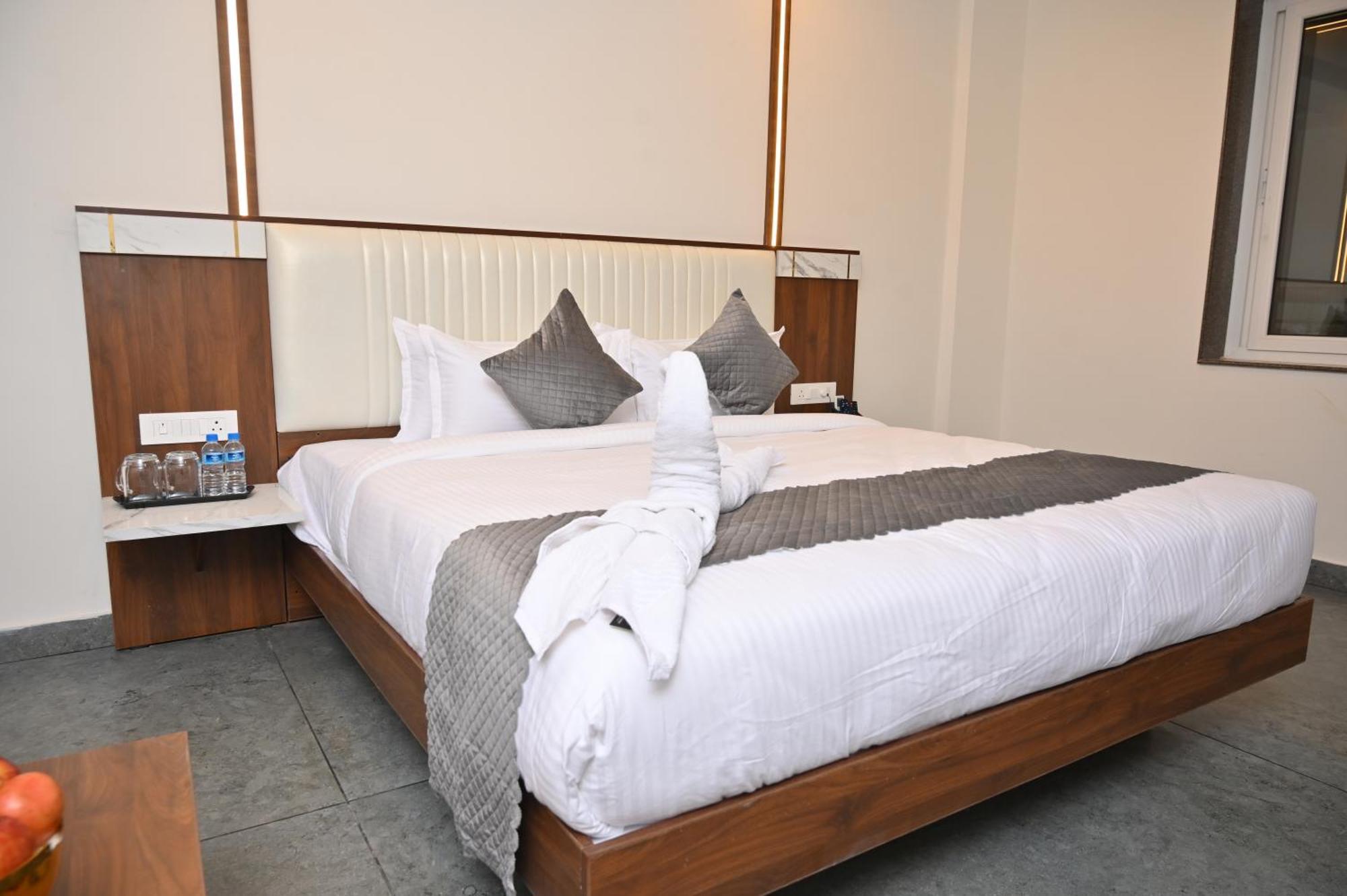 Hotel Shri Devi Comforts Inn Bhatkal Kültér fotó