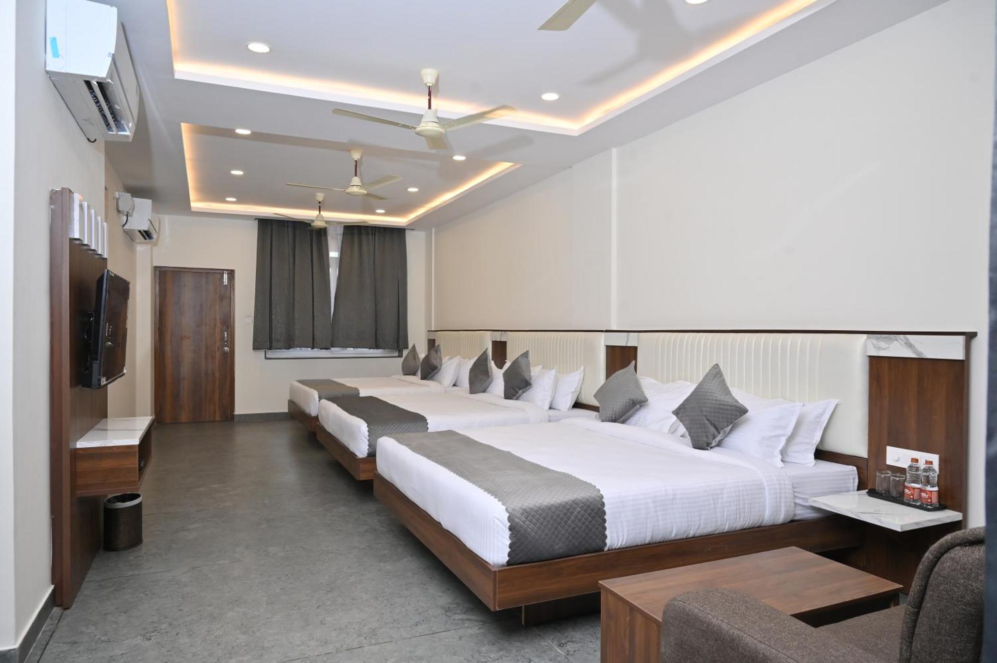 Hotel Shri Devi Comforts Inn Bhatkal Kültér fotó