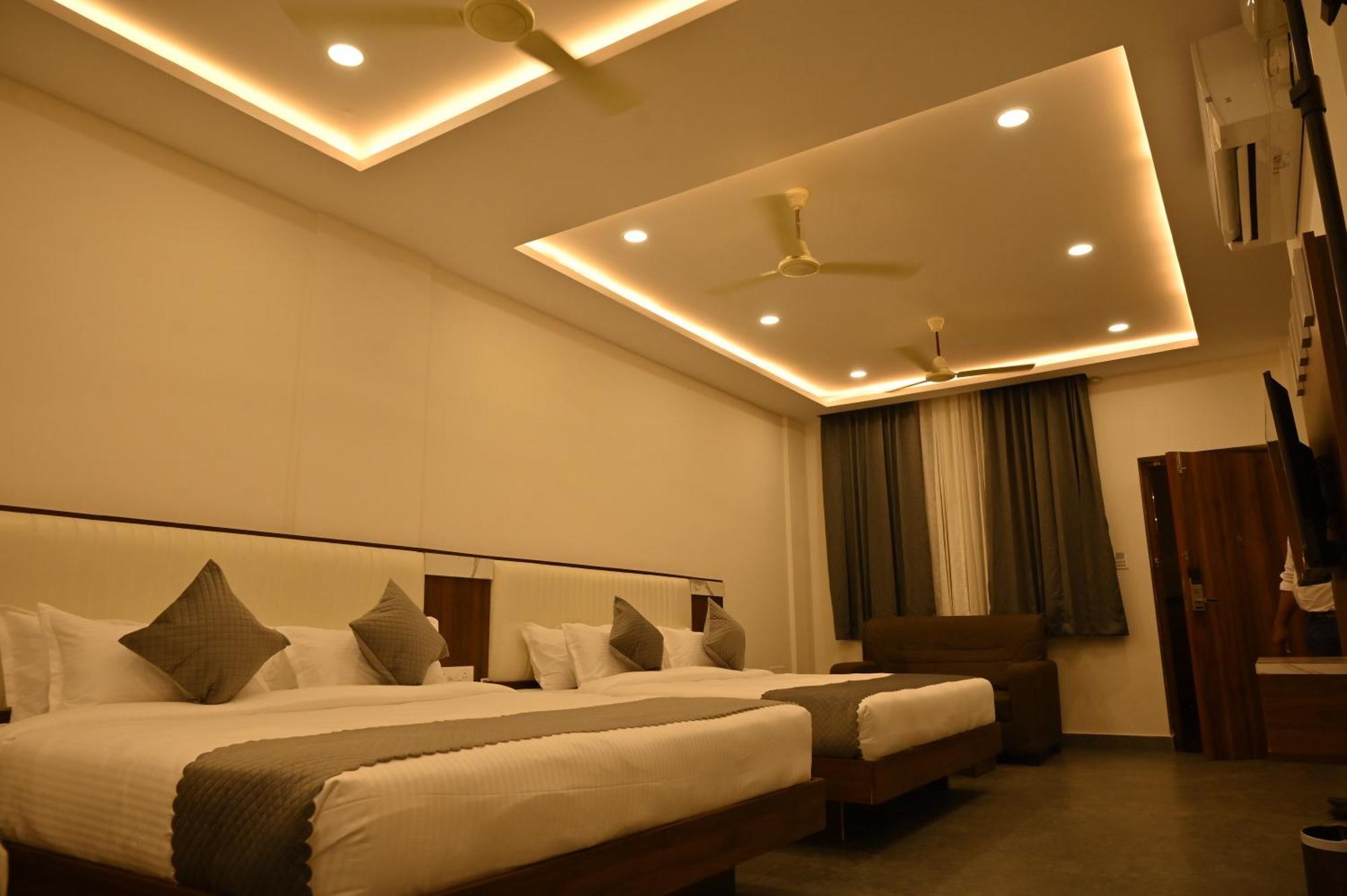 Hotel Shri Devi Comforts Inn Bhatkal Kültér fotó