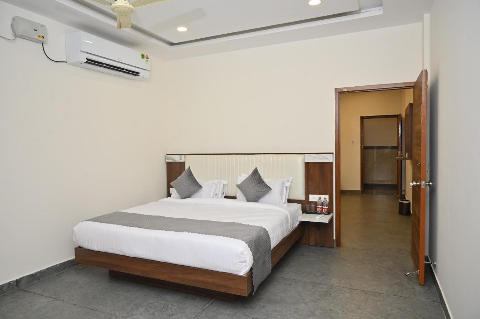 Hotel Shri Devi Comforts Inn Bhatkal Kültér fotó