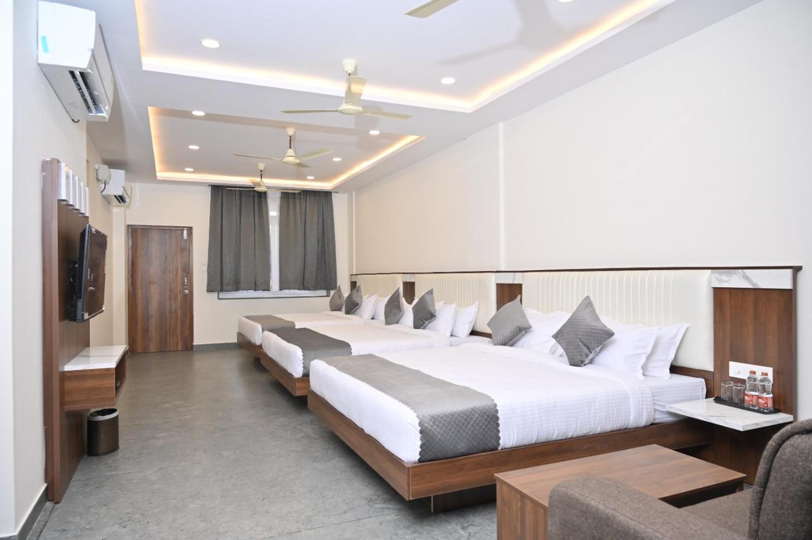 Hotel Shri Devi Comforts Inn Bhatkal Kültér fotó