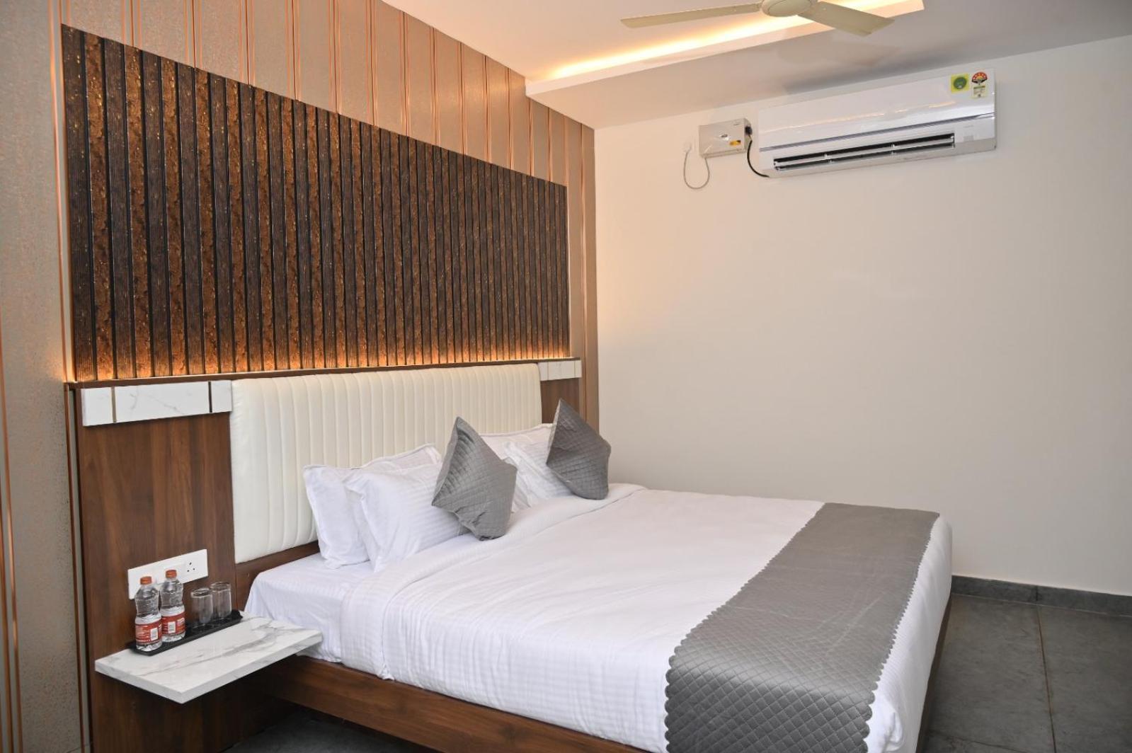 Hotel Shri Devi Comforts Inn Bhatkal Kültér fotó